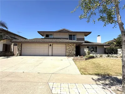 231 N Redrock