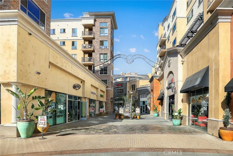 Photo 2 of 600 N Atlantic Blvd 502