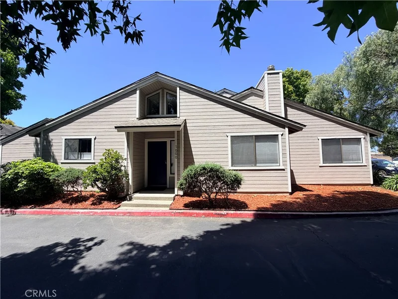 1000 W Chestnut Avenue