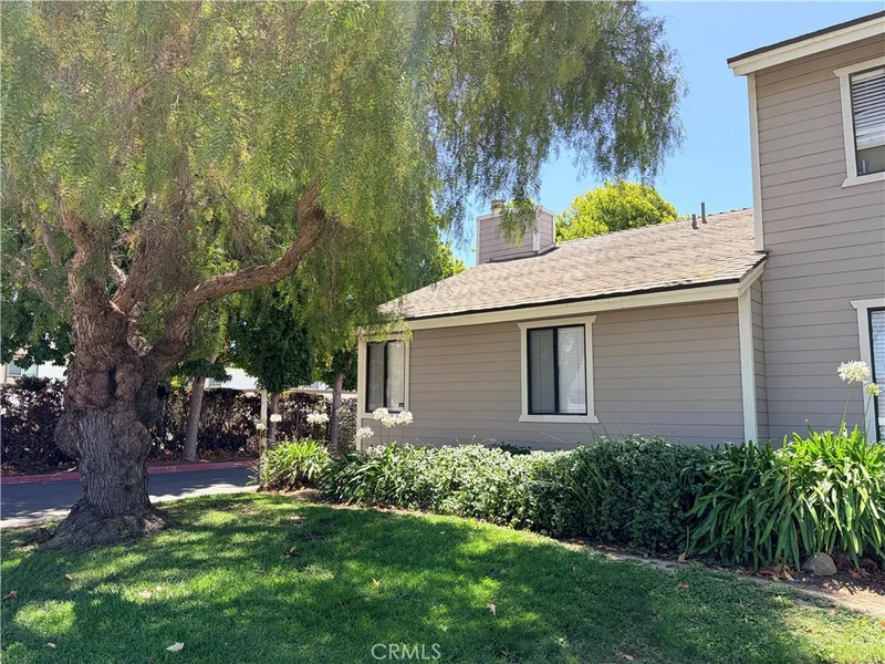 Photo 2 of 1000 W Chestnut Avenue