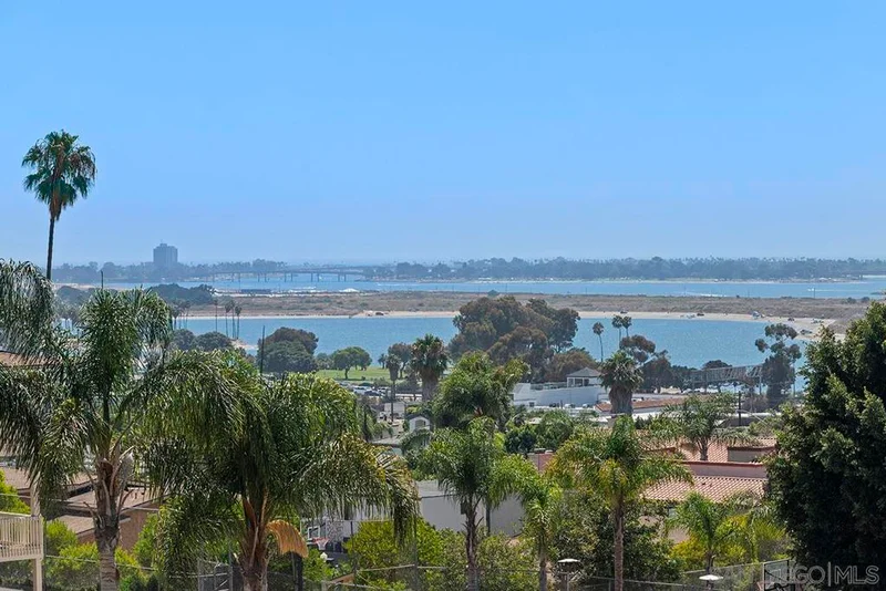 2702 Bay Canyon Ct, San Diego, CA 92117