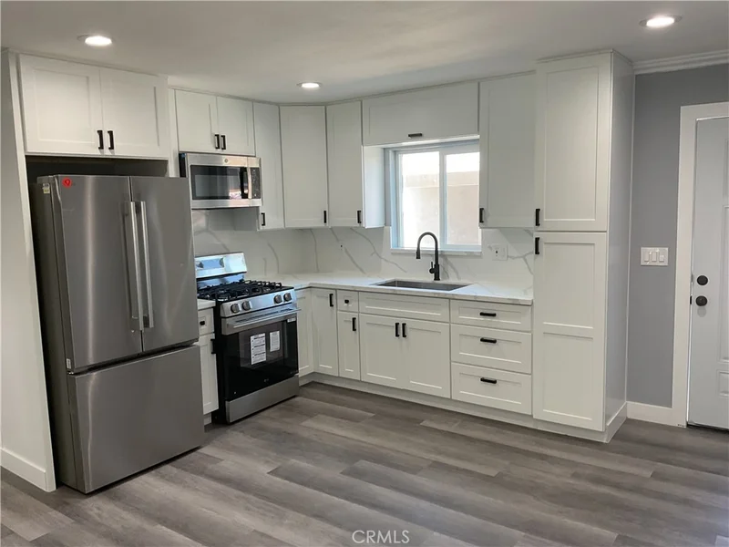 1011 N Jackson Street photo 2