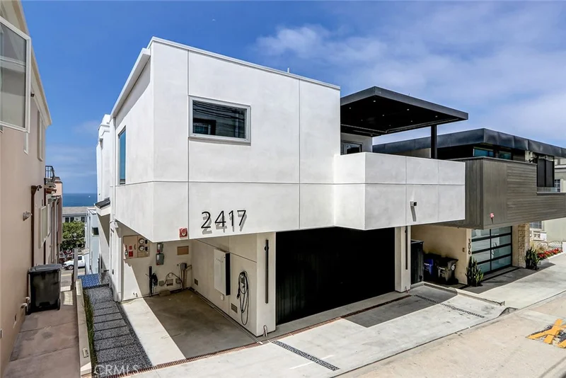2417 Crest