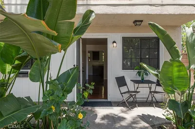 22521 Victory Boulevard B photo 2