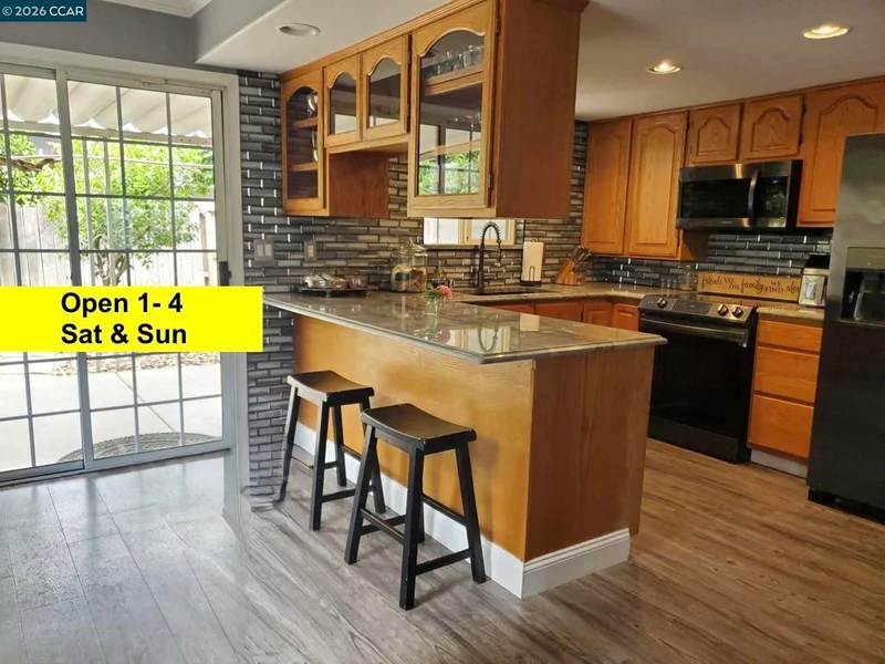 552 Redwood Dr