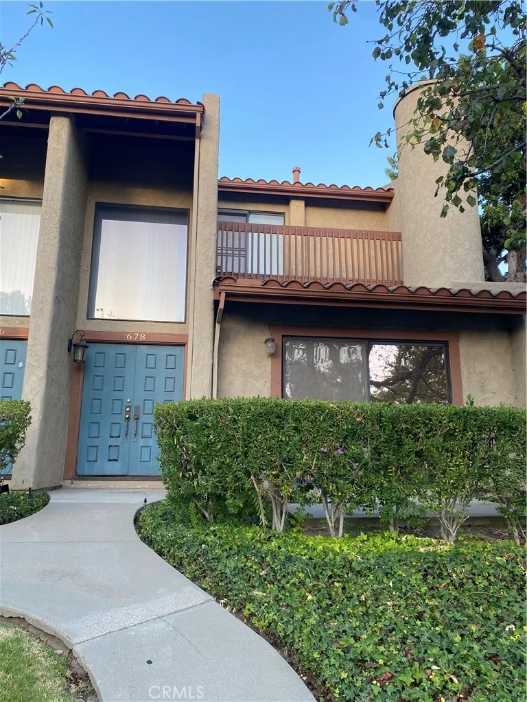 Photo 2 of 678 Rosewood