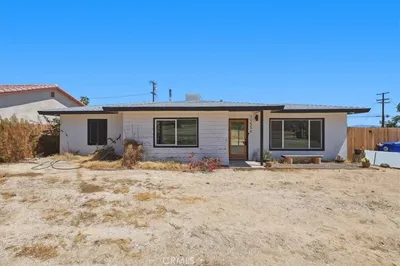 71556 Juanita Drive photo 2