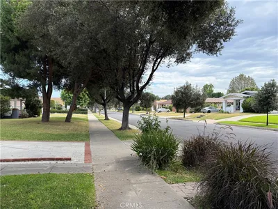 830 N Olive photo 2