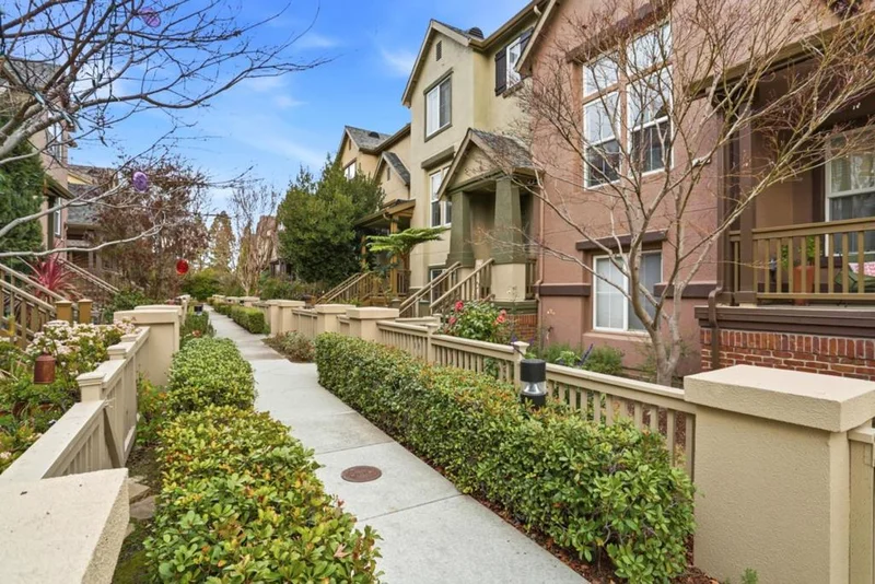 Photo 2 of 70 Towne Circle