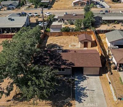 15935 Live Oak