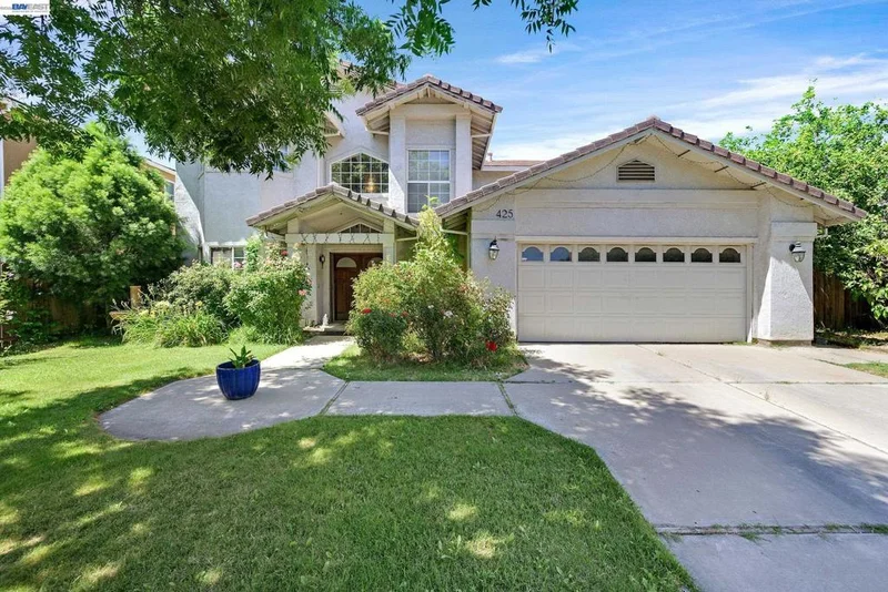 425 Cecelio Way