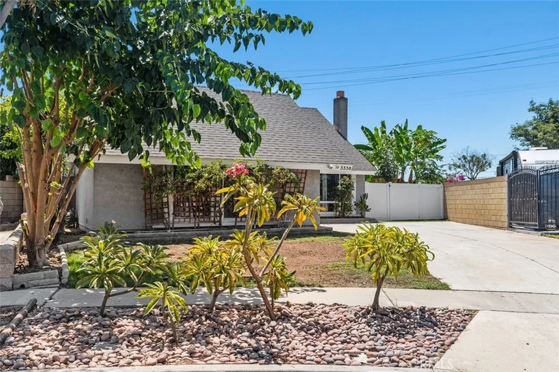 3338 E Radcliffe photo 2