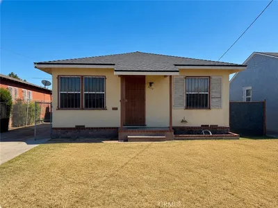 3229 W 111th