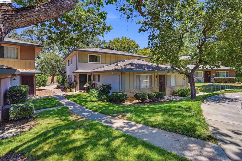 2125 Arroyo Ct 2