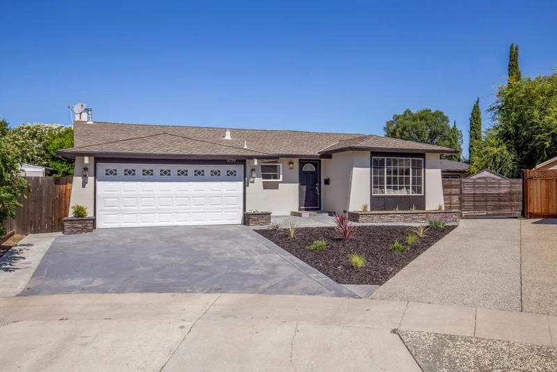 5777 Rachel Court photo 2