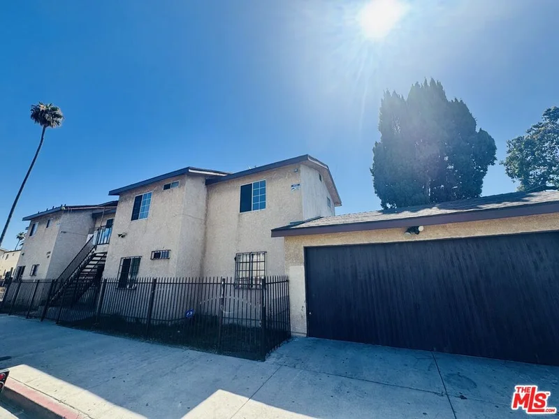 7704 7706 S Grand Avenue photo 2