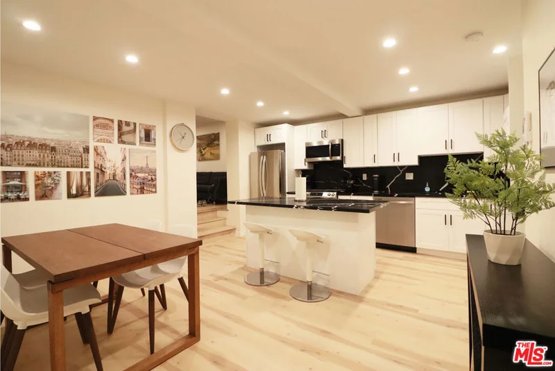 944 N San Vicente Boulevard 10