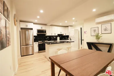 944 N San Vicente Boulevard 10 photo 2