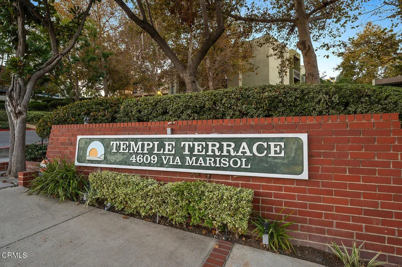 898 Temple Terrace 322 photo 2