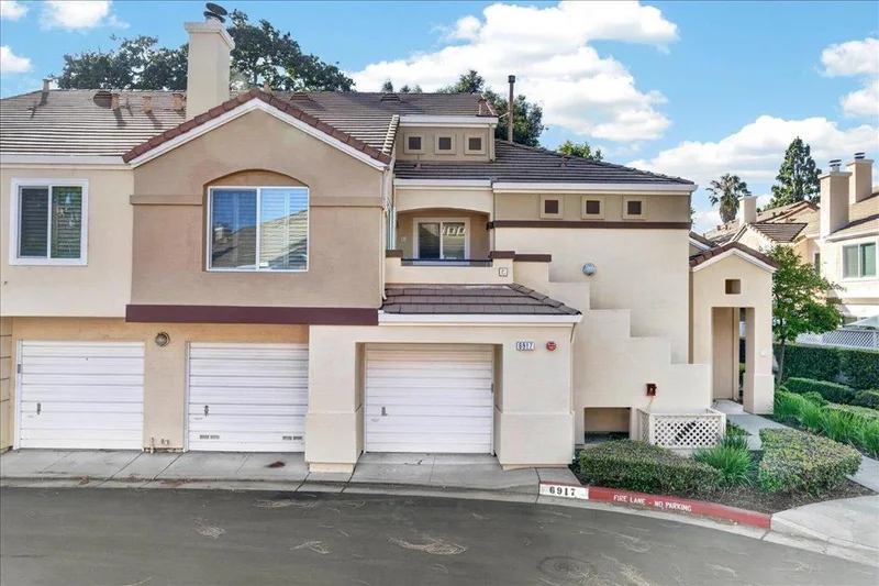 6917 Rodling Drive A photo 2