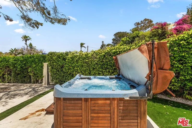 266 Mabery Road photo 2