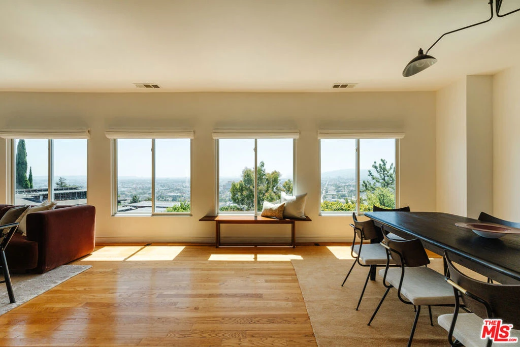 Interior 3