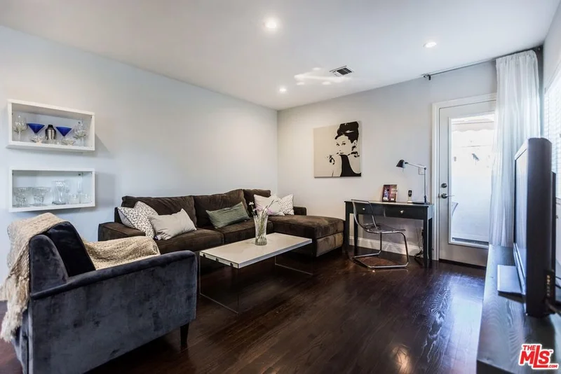 4409 Irvine Avenue, North Hollywood, CA 91602
