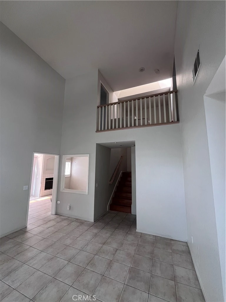 Interior 4