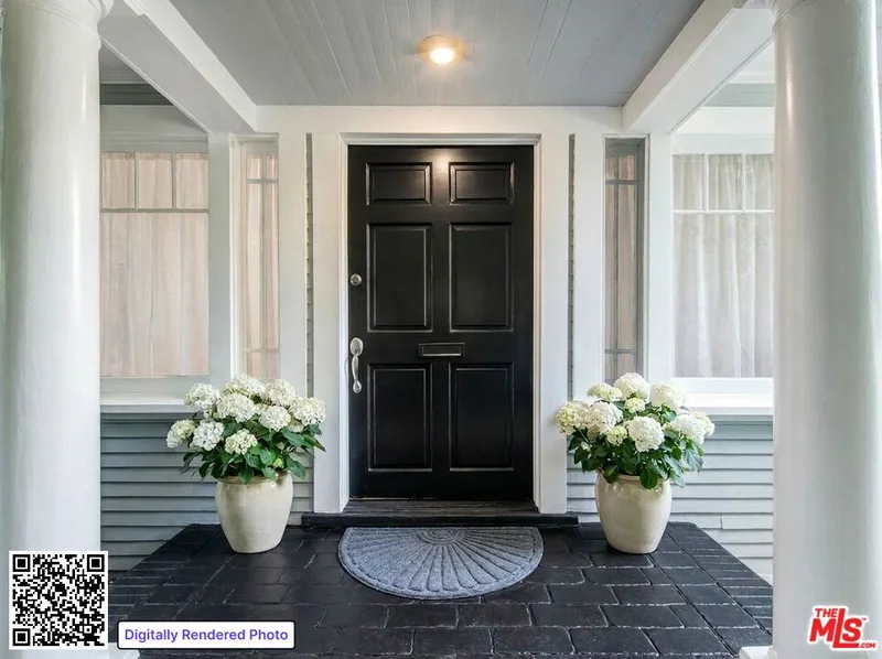 1546 N St Andrews Place photo 2