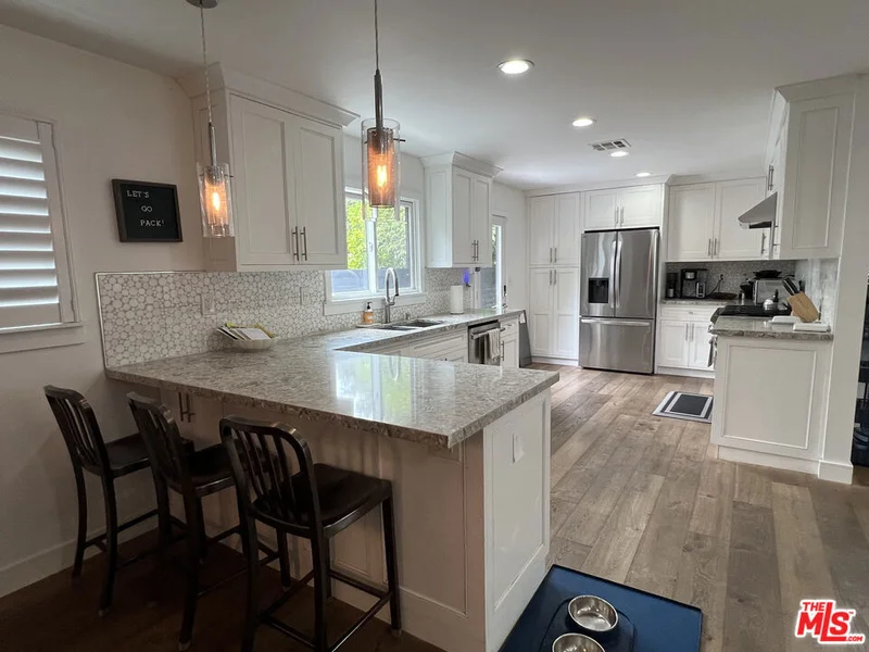 3350 Mclaughlin Avenue photo 2