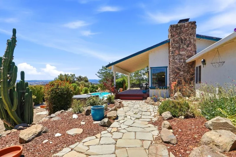 14160 Lesley Lane photo 2