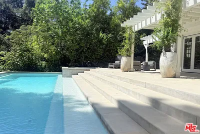380 S Arroyo Boulevard
