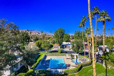 6 Palomas Drive photo 2
