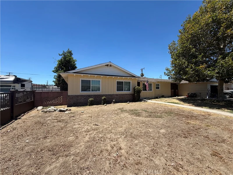 944 N Primrose