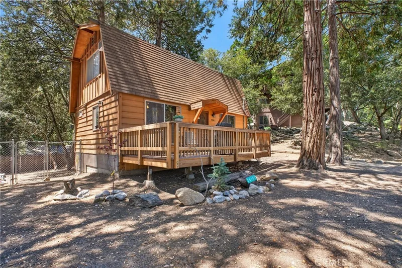 Photo 2 of 25151 Wrightwood