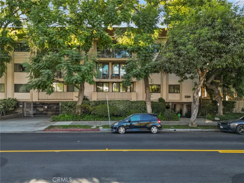 330 W California 316 photo 2