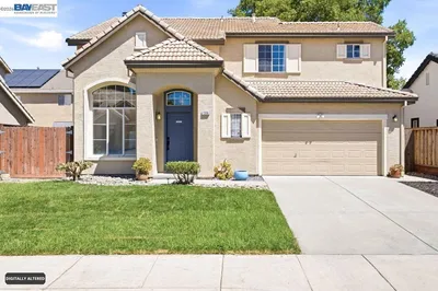 1356 Peppertree Way photo 2