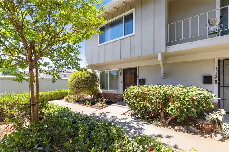 4524 Jamestown