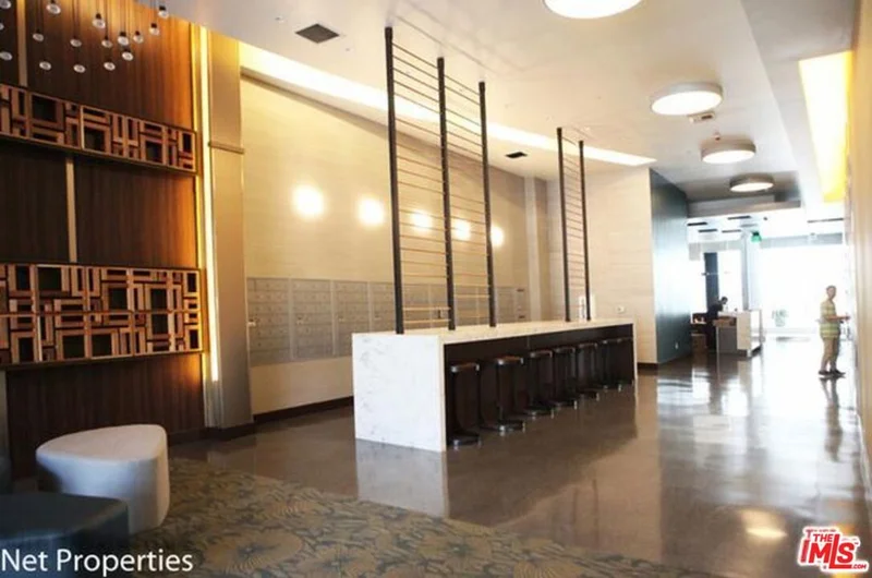 3810 Wilshire Boulevard 809