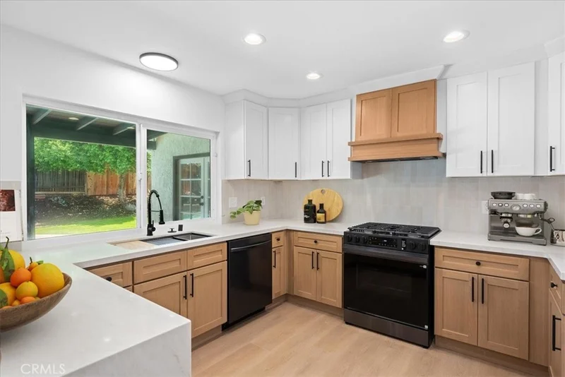 2463 Falling Oak