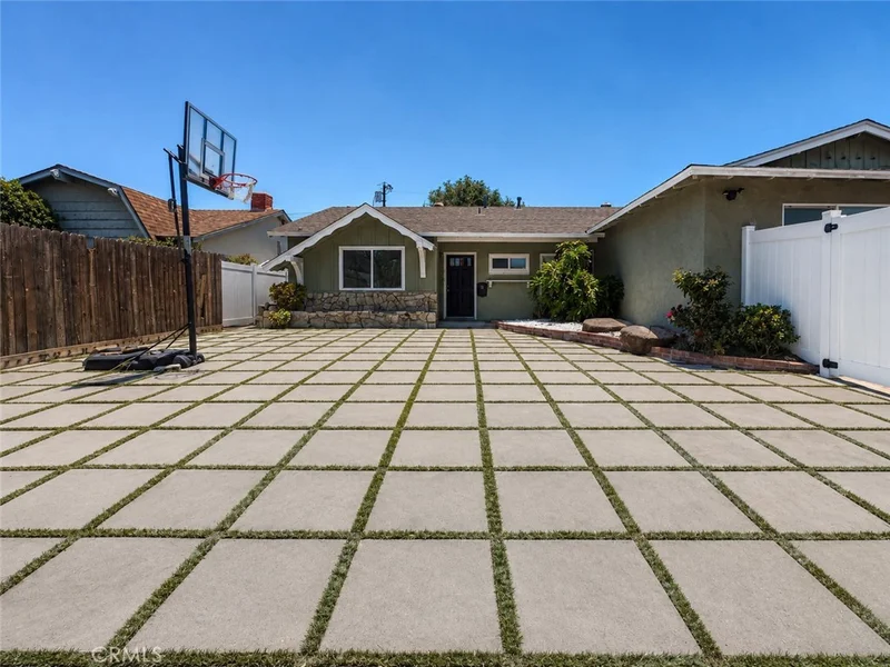 6624 Gross Avenue