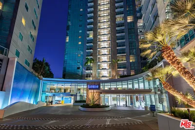 13700 Marina Pointe Drive 1219