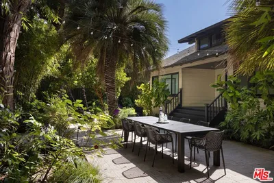 949 Nowita Place photo 2
