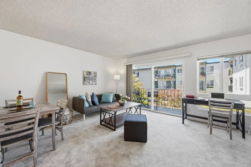 Photo 2 of 930 Peninsula Avenue 306