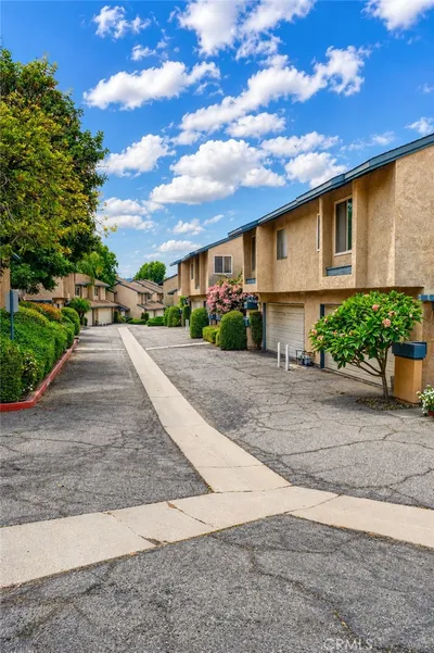 312 Shade Ln photo 2