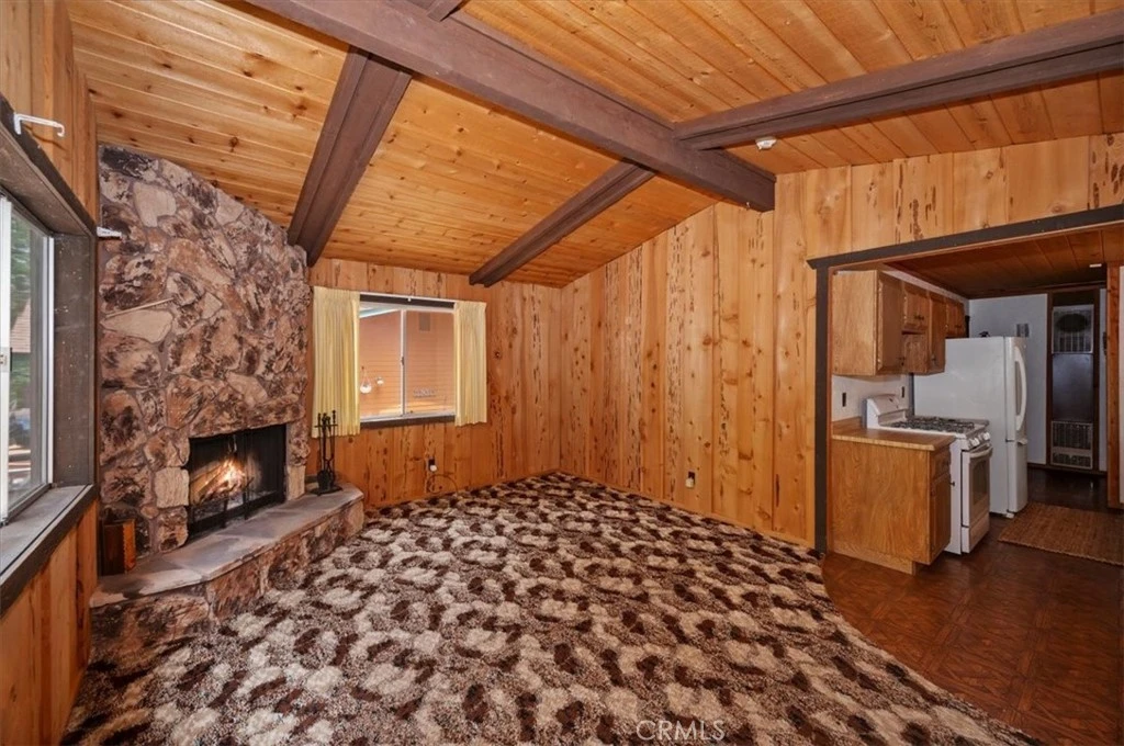 Interior 4