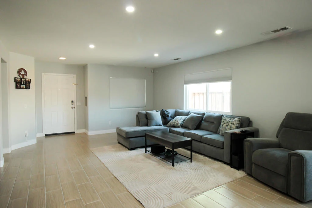 Interior 4