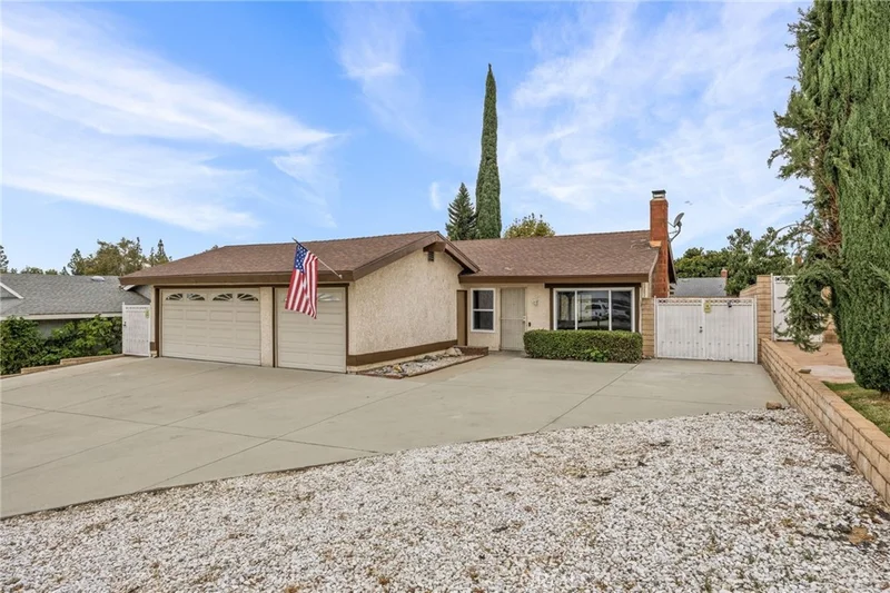 8028 Orangewood Drive photo 2