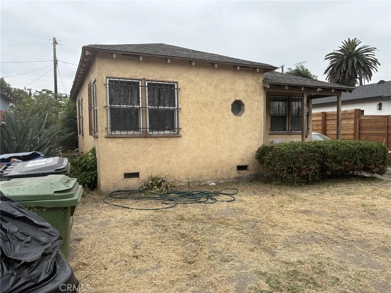 922 E 97th