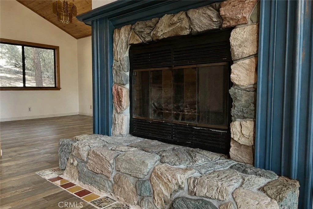 Interior 3